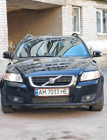 Черный Вольво В50, объемом двигателя 1.6 л и пробегом 250 тыс. км за 5800 $, фото 3 на Automoto.ua