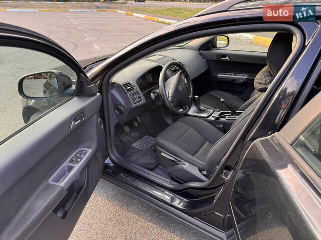 Черный Вольво В50, объемом двигателя 1.56 л и пробегом 250 тыс. км за 6500 $, фото 9 на Automoto.ua