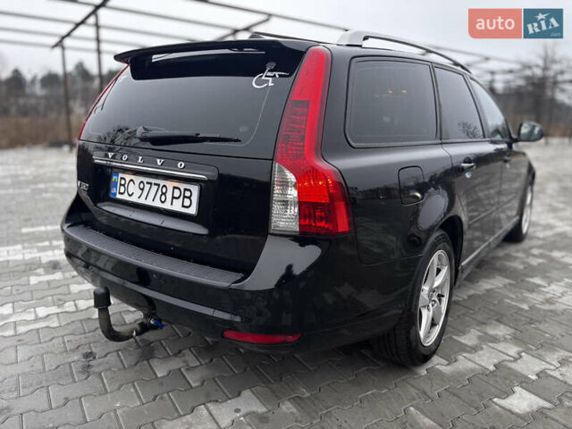 Черный Вольво В50, объемом двигателя 1.6 л и пробегом 264 тыс. км за 7600 $, фото 2 на Automoto.ua