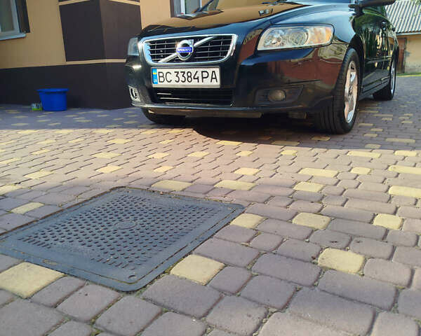 Черный Вольво В50, объемом двигателя 1.6 л и пробегом 233 тыс. км за 7300 $, фото 4 на Automoto.ua