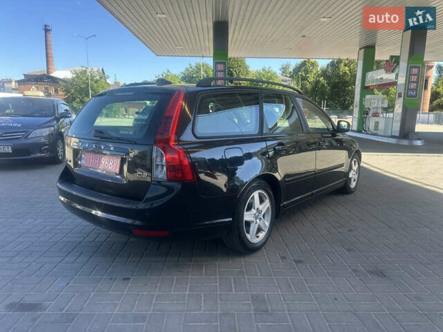 Черный Вольво В50, объемом двигателя 1.6 л и пробегом 258 тыс. км за 7800 $, фото 4 на Automoto.ua
