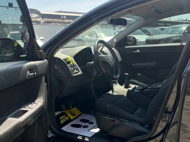 Чорний Вольво V50, об'ємом двигуна 1.6 л та пробігом 214 тис. км за 8300 $, фото 15 на Automoto.ua