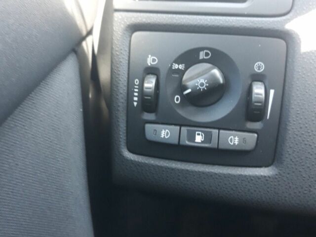 Чорний Вольво V50, об'ємом двигуна 1.6 л та пробігом 258 тис. км за 7800 $, фото 12 на Automoto.ua