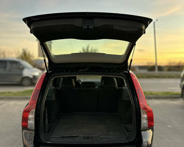 Черный Вольво В50, объемом двигателя 1.56 л и пробегом 146 тыс. км за 7800 $, фото 5 на Automoto.ua