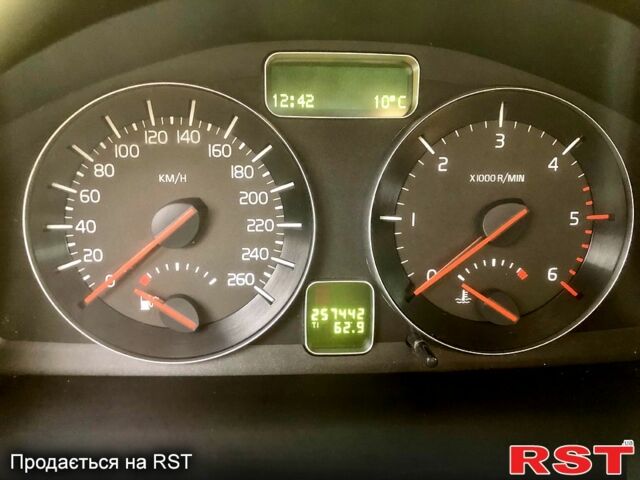 Черный Вольво В50, объемом двигателя 1.6 л и пробегом 257 тыс. км за 7700 $, фото 11 на Automoto.ua