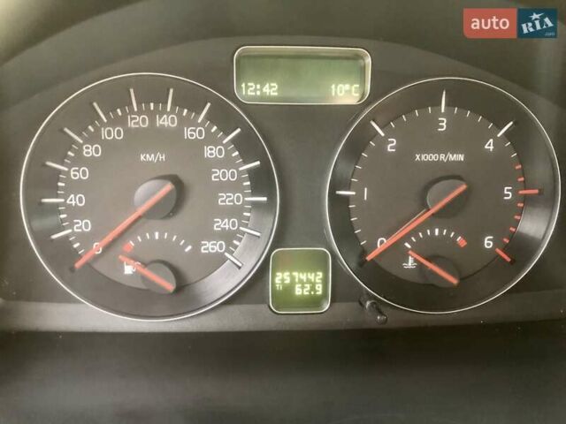 Черный Вольво В50, объемом двигателя 1.56 л и пробегом 257 тыс. км за 7700 $, фото 10 на Automoto.ua