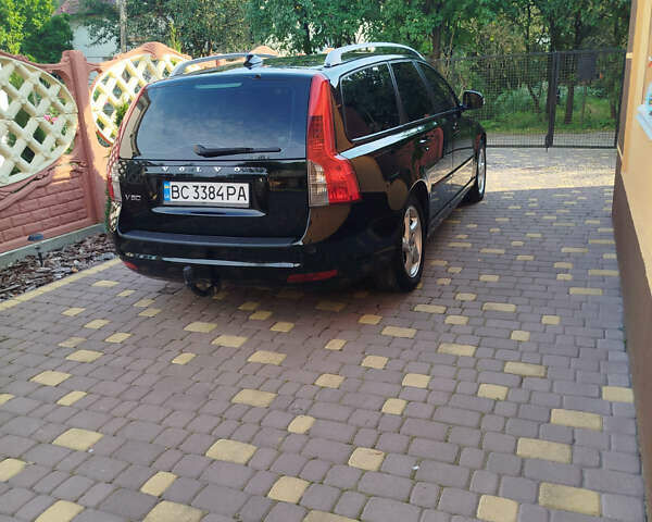 Черный Вольво В50, объемом двигателя 1.6 л и пробегом 233 тыс. км за 7300 $, фото 3 на Automoto.ua