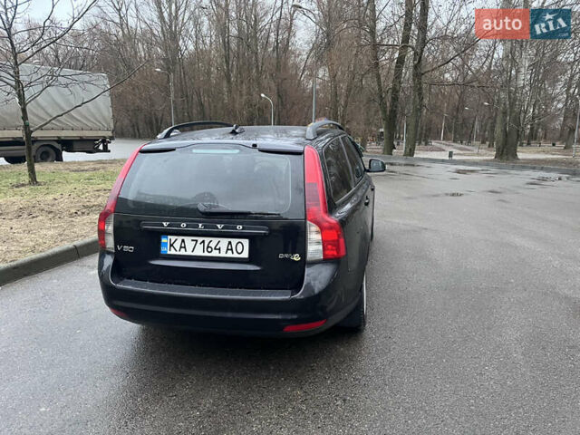 Чорний Вольво V50, об'ємом двигуна 1.6 л та пробігом 267 тис. км за 8100 $, фото 2 на Automoto.ua
