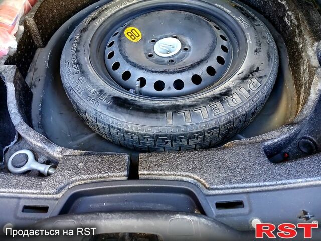 Черный Вольво В50, объемом двигателя 1.6 л и пробегом 283 тыс. км за 6500 $, фото 12 на Automoto.ua