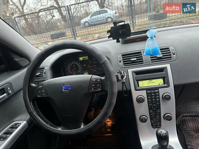 Вольво В50 2010 в Запорожье на Automoto.ua Черный Вольво В50, объемом двигателя 1.56 л и пробегом 269 тыс. км за 7000 $, фото 4 на Automoto.ua