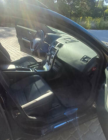 Черный Вольво В50, объемом двигателя 1.6 л и пробегом 250 тыс. км за 5800 $, фото 10 на Automoto.ua