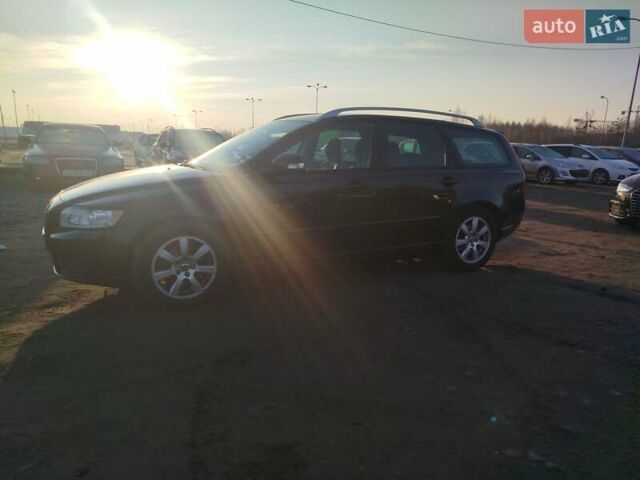 Черный Вольво В50, объемом двигателя 1.6 л и пробегом 208 тыс. км за 7200 $, фото 3 на Automoto.ua