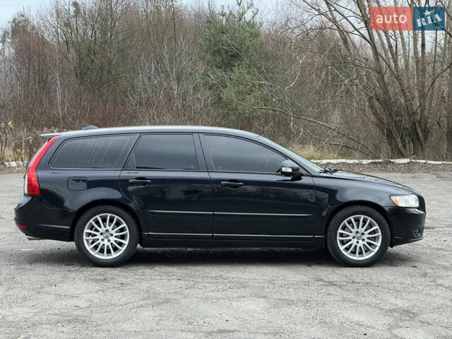Чорний Вольво V50, об'ємом двигуна 2 л та пробігом 268 тис. км за 10250 $, фото 12 на Automoto.ua