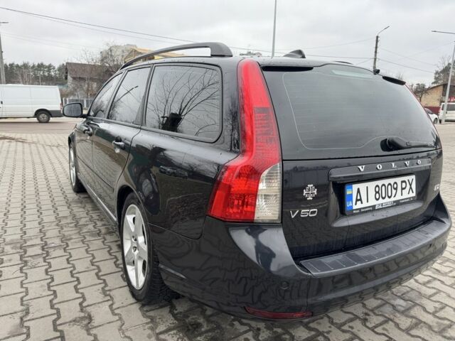 Черный Вольво В50, объемом двигателя 1.6 л и пробегом 240 тыс. км за 6750 $, фото 3 на Automoto.ua