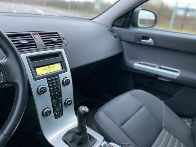 Чорний Вольво V50, об'ємом двигуна 1.6 л та пробігом 252 тис. км за 7299 $, фото 6 на Automoto.ua