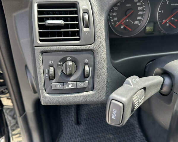 Вольво В50 2010 в Ивано-Франковске на Automoto.ua Черный Вольво В50, объемом двигателя 1.6 л и пробегом 305 тыс. км за 6999 $, фото 18 на Automoto.ua