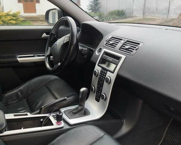 Черный Вольво В50, объемом двигателя 1.6 л и пробегом 218 тыс. км за 6900 $, фото 10 на Automoto.ua