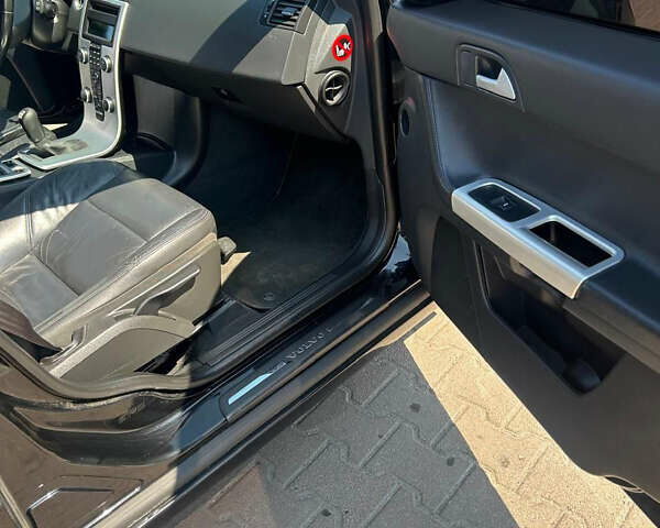 Черный Вольво В50, объемом двигателя 1.56 л и пробегом 237 тыс. км за 7000 $, фото 14 на Automoto.ua