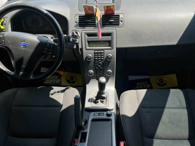 Чорний Вольво V50, об'ємом двигуна 1.6 л та пробігом 214 тис. км за 8300 $, фото 12 на Automoto.ua