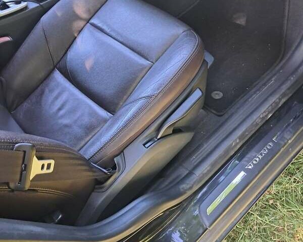 Черный Вольво В50, объемом двигателя 1.6 л и пробегом 261 тыс. км за 7000 $, фото 9 на Automoto.ua