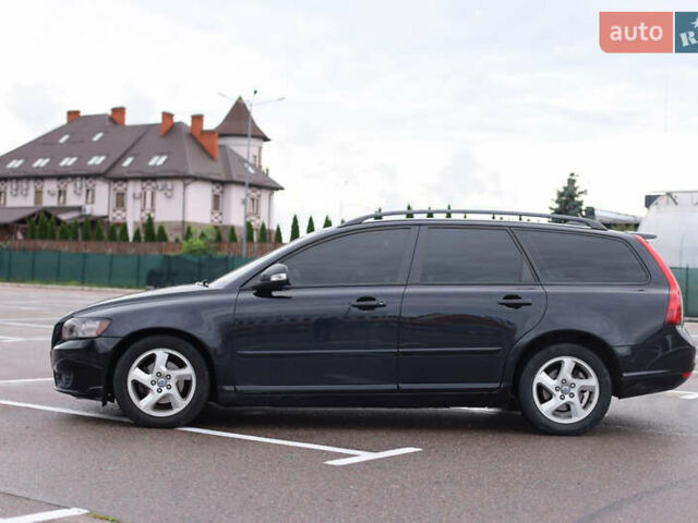 Черный Вольво В50, объемом двигателя 1.6 л и пробегом 243 тыс. км за 7700 $, фото 4 на Automoto.ua