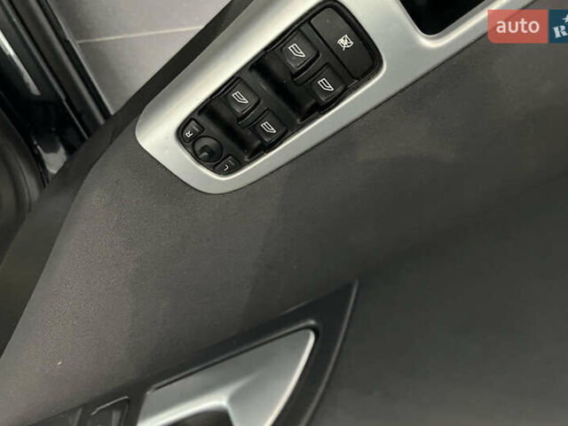 Чорний Вольво V50, об'ємом двигуна 1.56 л та пробігом 270 тис. км за 6500 $, фото 10 на Automoto.ua