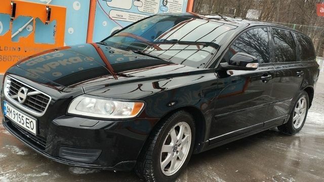 Черный Вольво В50, объемом двигателя 1.56 л и пробегом 270 тыс. км за 6800 $, фото 5 на Automoto.ua