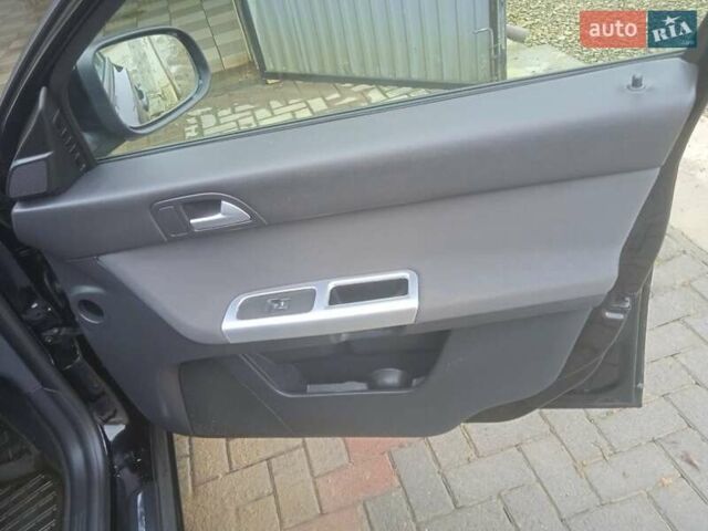 Чорний Вольво V50, об'ємом двигуна 1.56 л та пробігом 262 тис. км за 7799 $, фото 10 на Automoto.ua