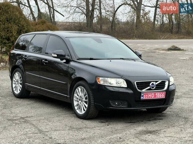 Чорний Вольво V50, об'ємом двигуна 2 л та пробігом 268 тис. км за 10250 $, фото 1 на Automoto.ua