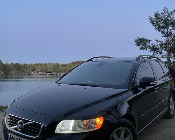 Черный Вольво В50, объемом двигателя 1.98 л и пробегом 346 тыс. км за 8600 $, фото 3 на Automoto.ua
