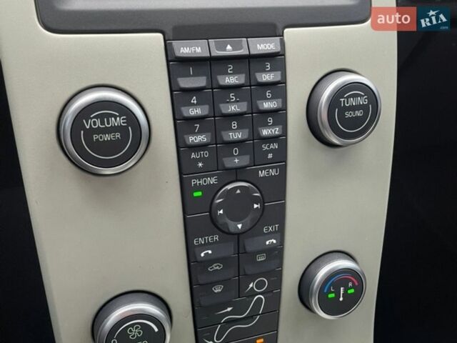 Чорний Вольво V50, об'ємом двигуна 1.6 л та пробігом 273 тис. км за 8000 $, фото 21 на Automoto.ua