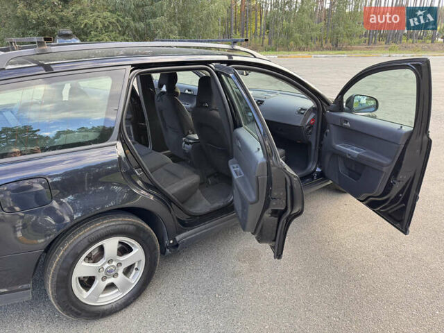 Черный Вольво В50, объемом двигателя 1.56 л и пробегом 250 тыс. км за 6500 $, фото 11 на Automoto.ua