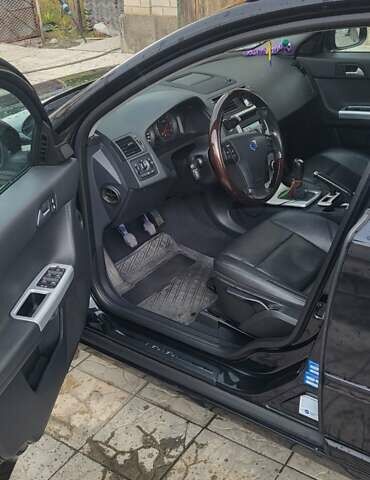 Черный Вольво В50, объемом двигателя 1.6 л и пробегом 160 тыс. км за 9300 $, фото 10 на Automoto.ua