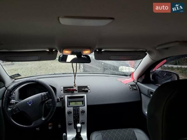 Черный Вольво В50, объемом двигателя 1.6 л и пробегом 300 тыс. км за 8000 $, фото 11 на Automoto.ua
