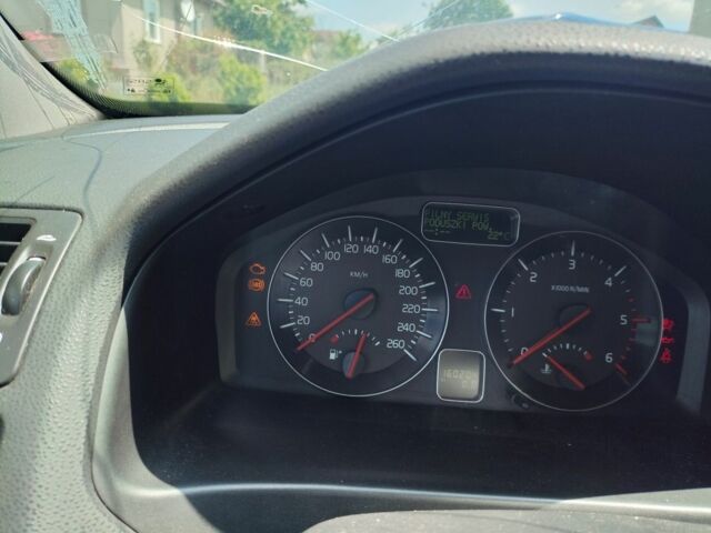 Черный Вольво В50, объемом двигателя 1.6 л и пробегом 160 тыс. км за 4200 $, фото 10 на Automoto.ua