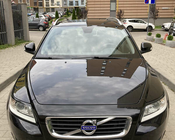 Чорний Вольво V50, об'ємом двигуна 1.56 л та пробігом 250 тис. км за 8000 $, фото 16 на Automoto.ua