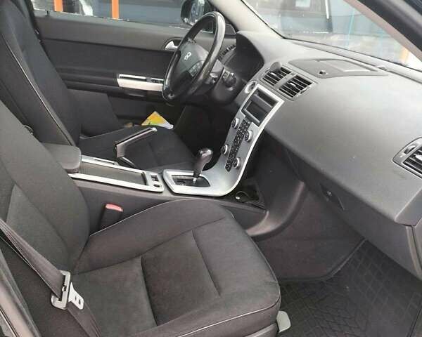 Чорний Вольво V50, об'ємом двигуна 2 л та пробігом 284 тис. км за 7000 $, фото 23 на Automoto.ua