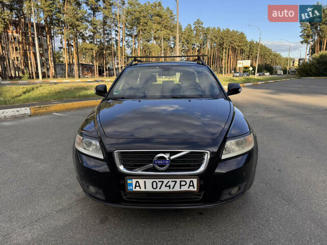 Черный Вольво В50, объемом двигателя 1.56 л и пробегом 250 тыс. км за 6500 $, фото 2 на Automoto.ua