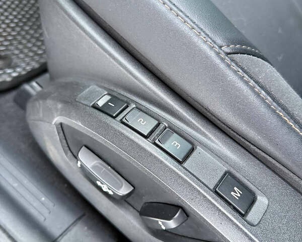 Черный Вольво В50, объемом двигателя 1.6 л и пробегом 260 тыс. км за 5800 $, фото 9 на Automoto.ua