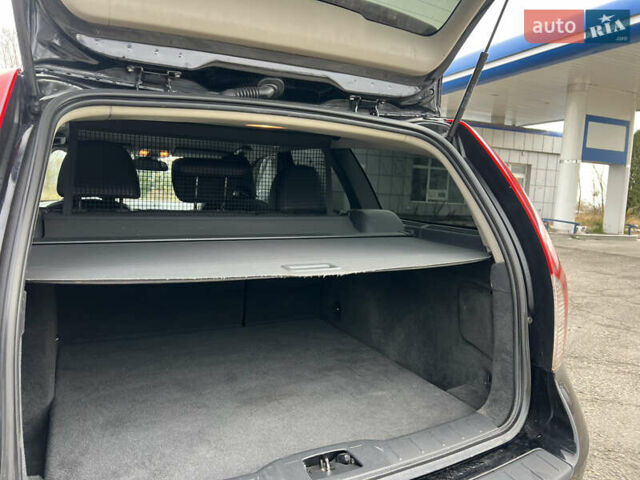 Чорний Вольво V50, об'ємом двигуна 2 л та пробігом 268 тис. км за 10250 $, фото 32 на Automoto.ua