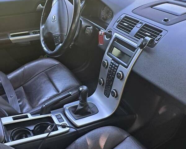 Черный Вольво В50, объемом двигателя 1.6 л и пробегом 261 тыс. км за 7000 $, фото 10 на Automoto.ua