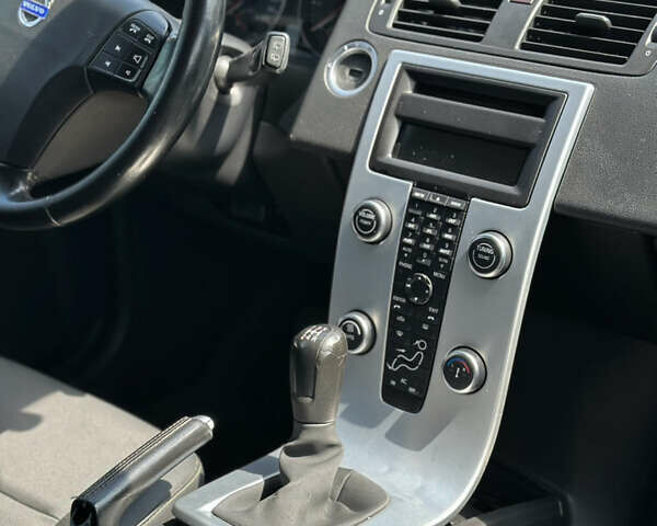 Вольво В50 2010 в Ивано-Франковске на Automoto.ua Черный Вольво В50, объемом двигателя 1.6 л и пробегом 305 тыс. км за 6999 $, фото 34 на Automoto.ua