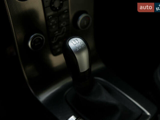 Черный Вольво В50, объемом двигателя 1.56 л и пробегом 203 тыс. км за 7800 $, фото 23 на Automoto.ua