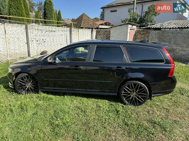 Черный Вольво В50, объемом двигателя 1.98 л и пробегом 265 тыс. км за 8000 $, фото 32 на Automoto.ua