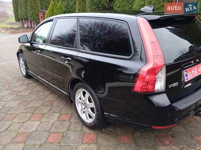 Чорний Вольво V50, об'ємом двигуна 0 л та пробігом 220 тис. км за 7400 $, фото 2 на Automoto.ua