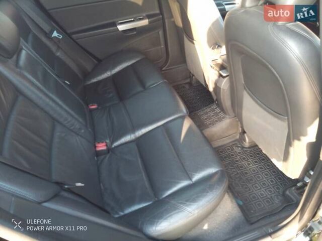 Черный Вольво В50, объемом двигателя 1.6 л и пробегом 186 тыс. км за 6700 $, фото 7 на Automoto.ua