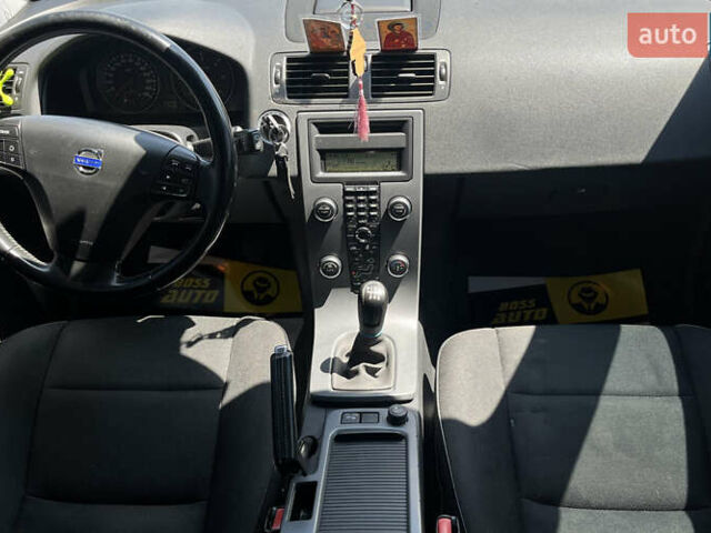 Вольво В50 2010 в Мукачеве на Automoto.ua Черный Вольво В50, объемом двигателя 1.56 л и пробегом 214 тыс. км за 8300 $, фото 12 на Automoto.ua