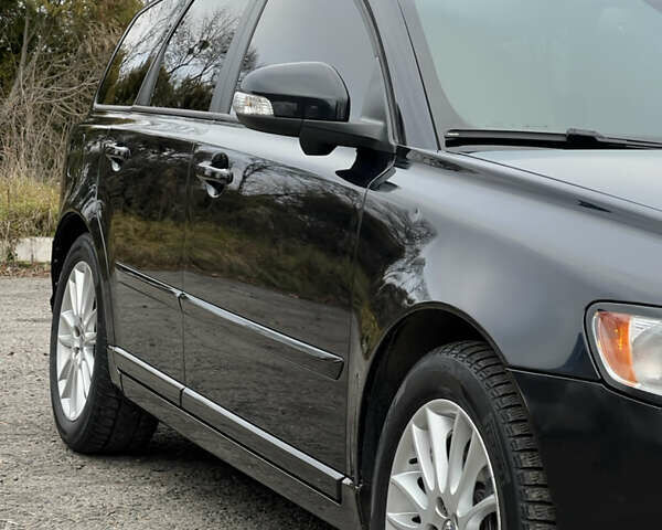 Чорний Вольво V50, об'ємом двигуна 2 л та пробігом 268 тис. км за 10250 $, фото 8 на Automoto.ua