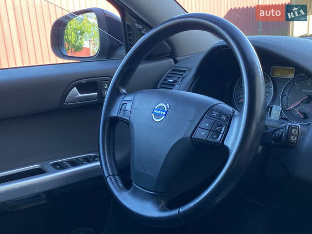 Чорний Вольво V50, об'ємом двигуна 2 л та пробігом 279 тис. км за 9400 $, фото 51 на Automoto.ua
