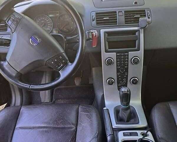 Черный Вольво В50, объемом двигателя 1.6 л и пробегом 261 тыс. км за 7000 $, фото 16 на Automoto.ua